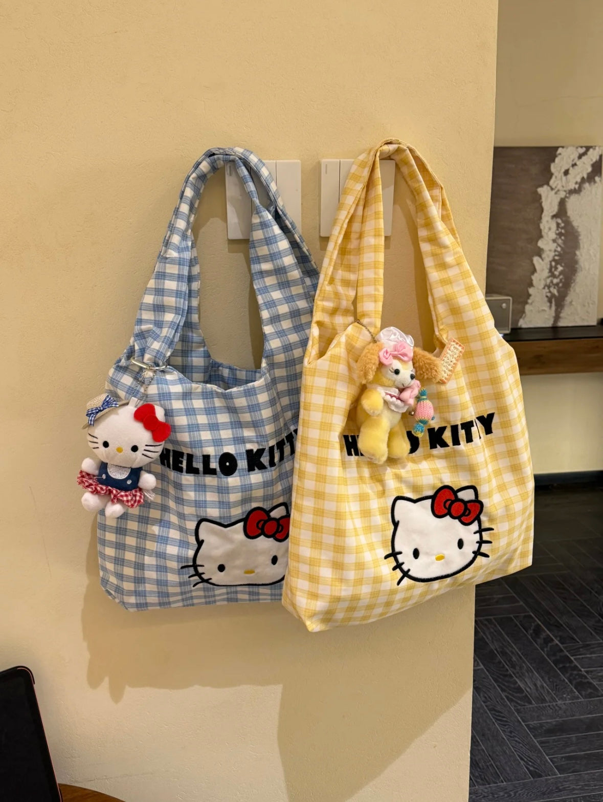 hello Kitty plaid embroidered canvas bag