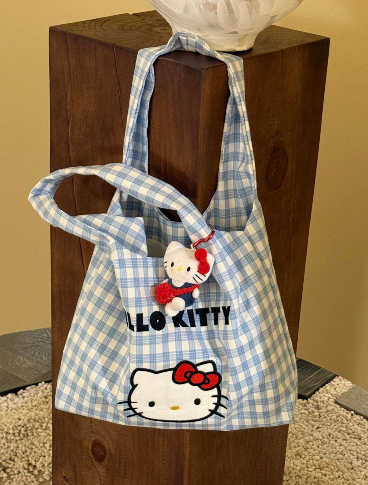 hello Kitty plaid embroidered canvas bag
